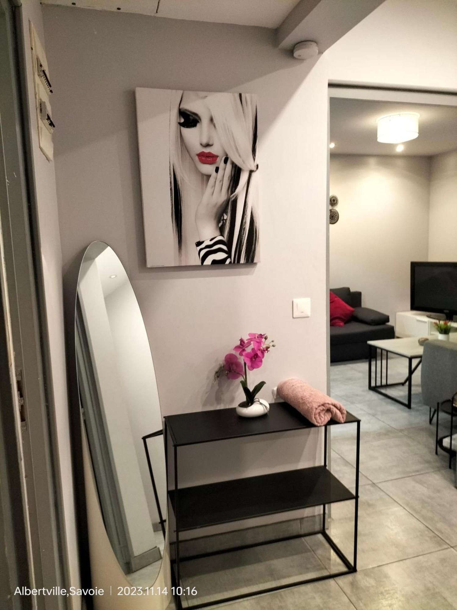 Lawawi Pres De La Gare Au Calme Apartment *